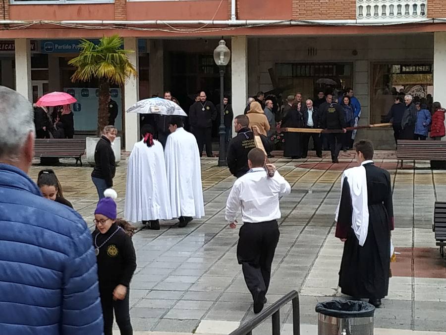 Fotos: Guardo se queda sin procesiones en Jueves Santo