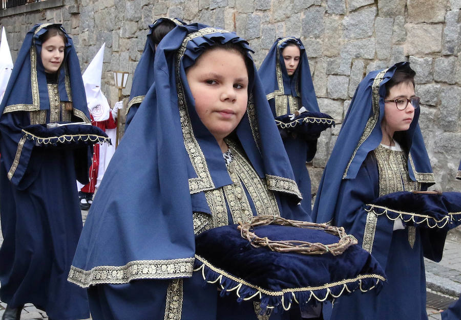 Fotos: Desfiles procesionales en la mañana del Viernes Santo