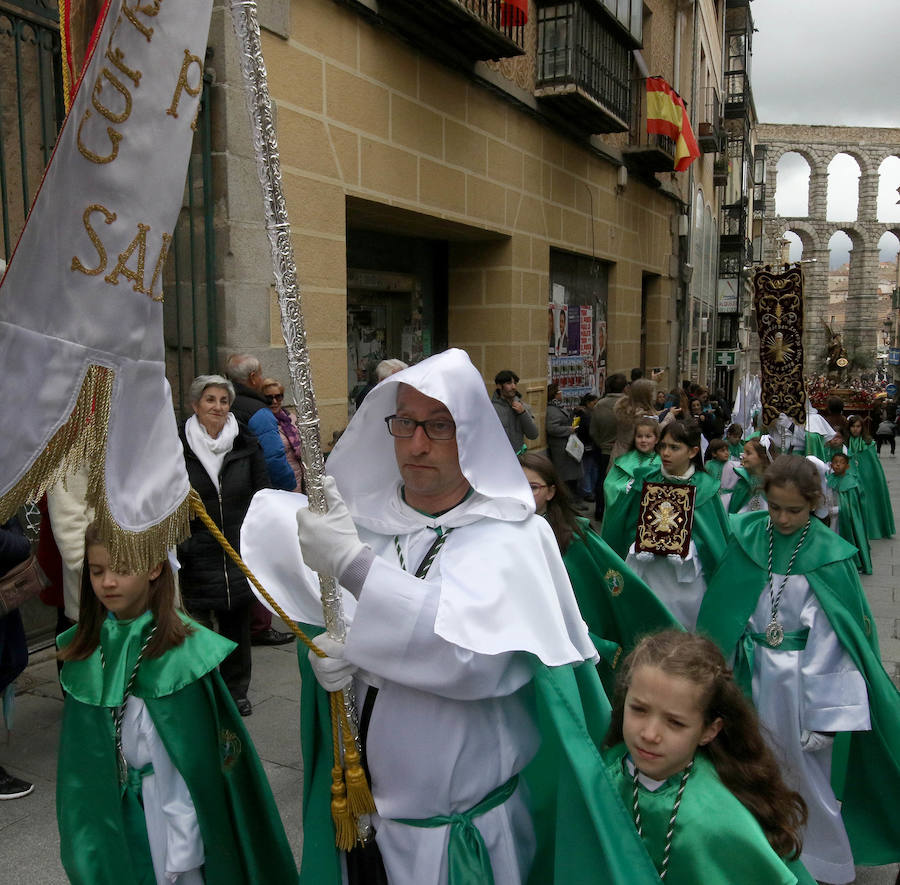 Fotos: Desfiles procesionales en la mañana del Viernes Santo