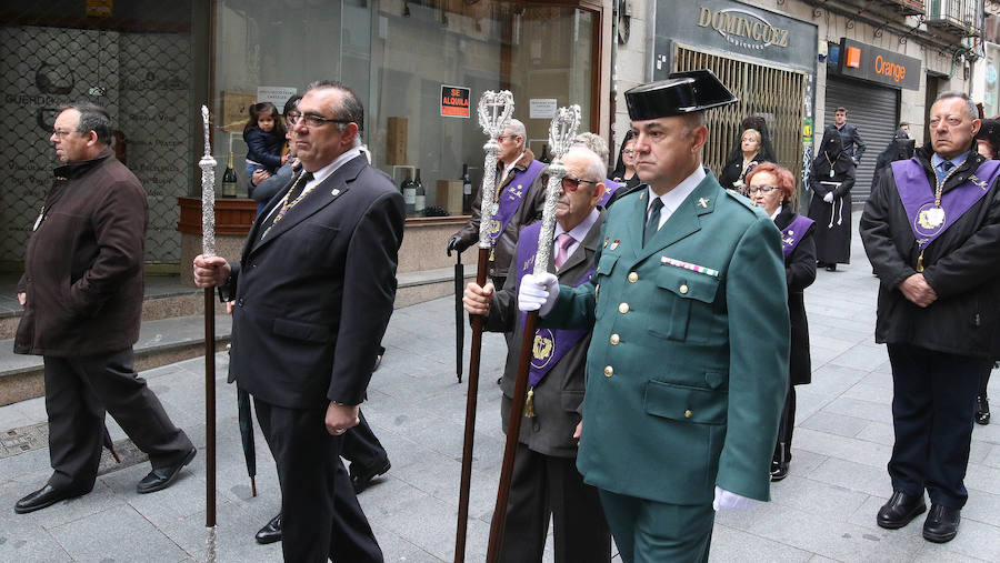 Fotos: Desfiles procesionales en la mañana del Viernes Santo