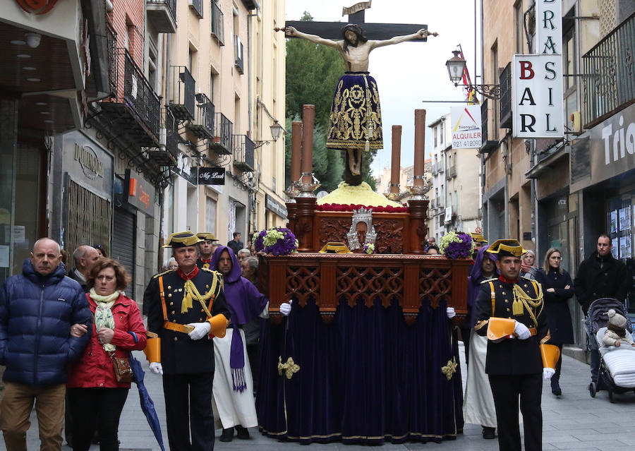 Fotos: Desfiles procesionales en la mañana del Viernes Santo