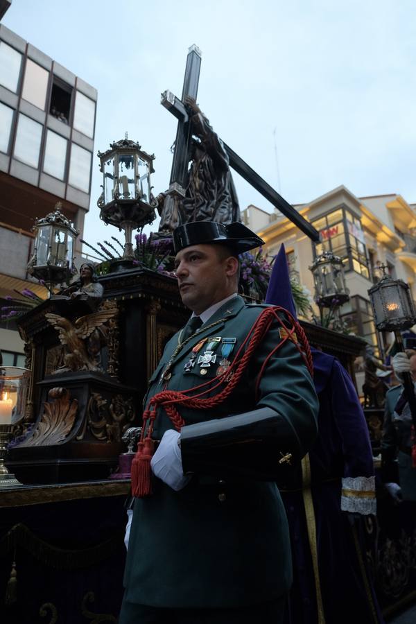 Jesús de la Esperanza y La Sagrada Cena encabezan la comitiva de 33 pasos alumbrados por las veinte hermandades de la capital