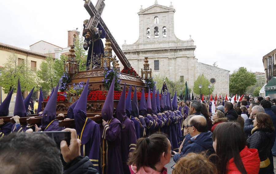 Fotos: La procesión de Los Pasos entre San Pablo y la Catedral