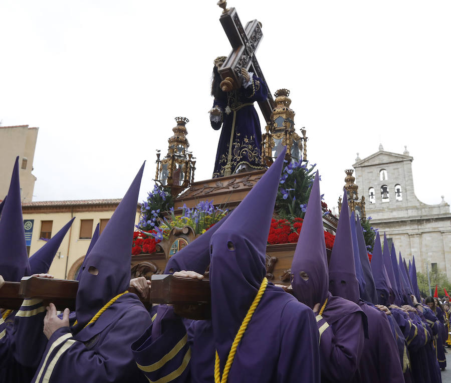 Fotos: La procesión de Los Pasos entre San Pablo y la Catedral