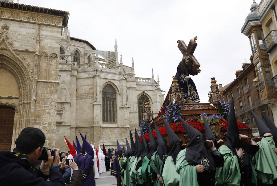 Fotos: La procesión de Los Pasos entre San Pablo y la Catedral