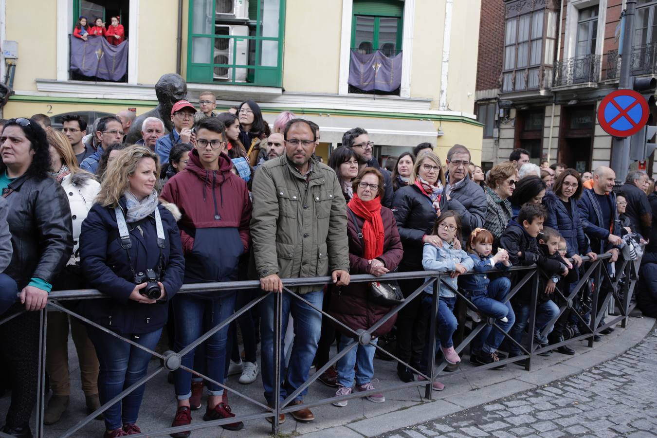 Fotos: Público en la Procesión General de Valladolid (1/3)