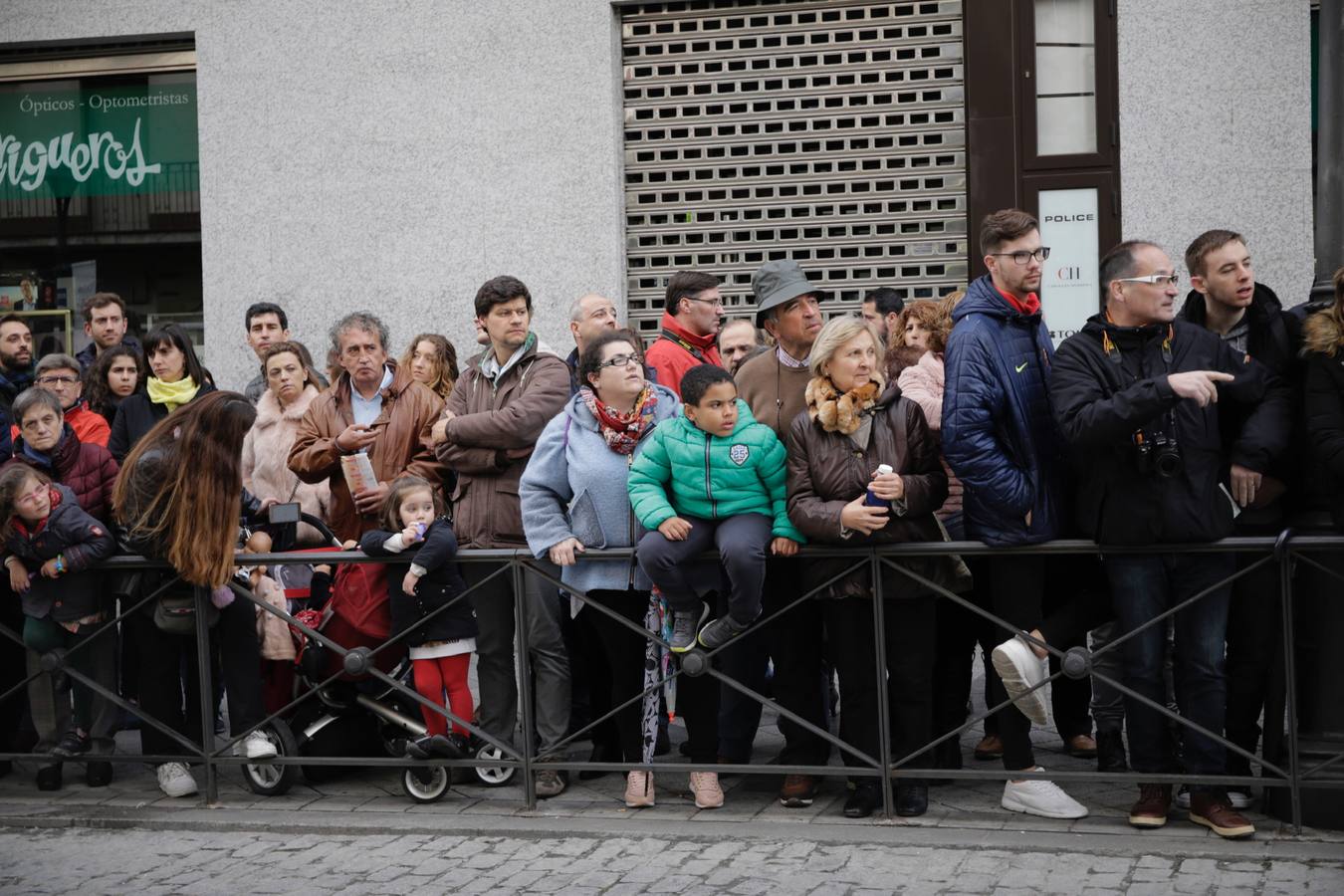 Fotos: Público en la Procesión General de Valladolid (1/3)