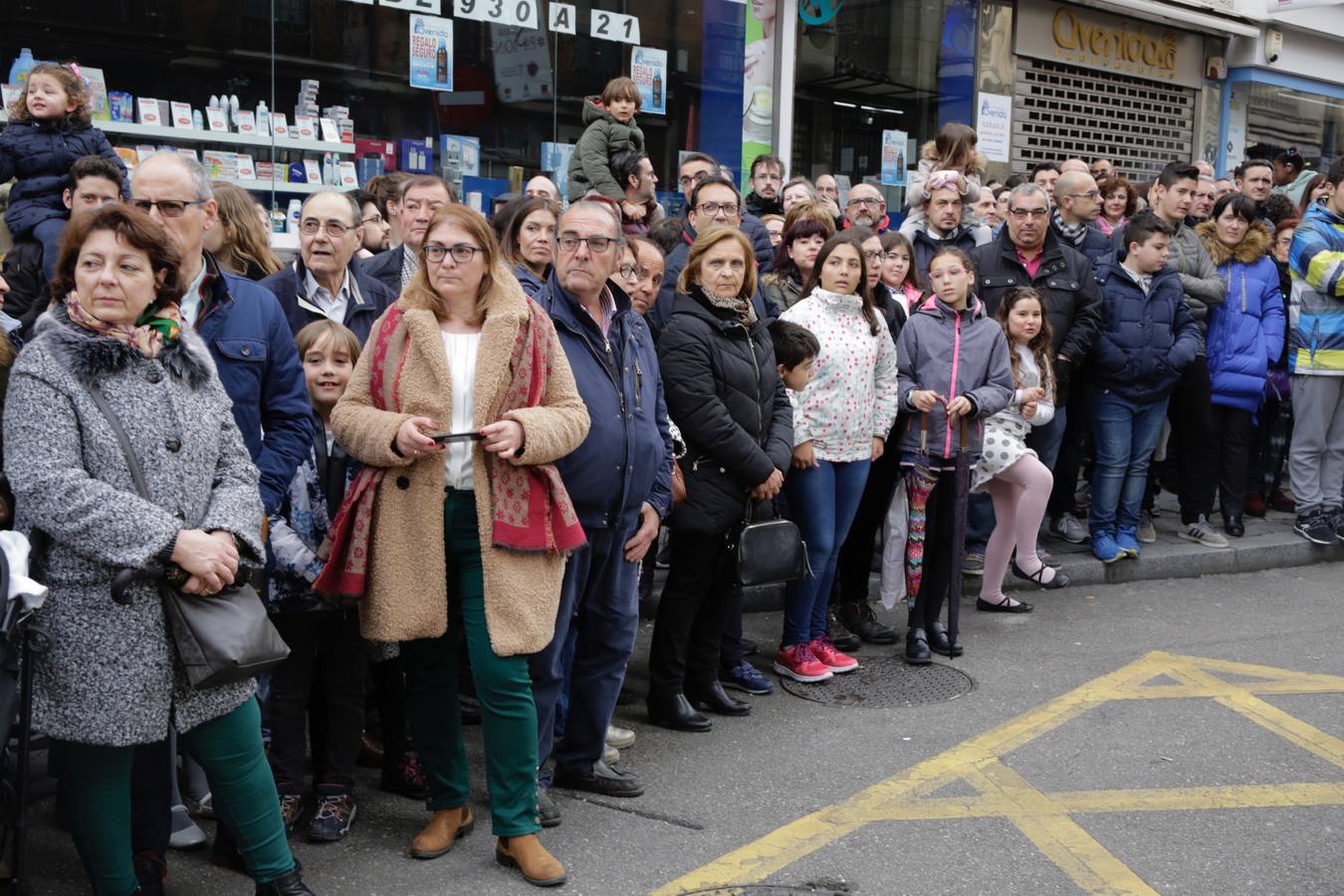 Fotos: Público en la Procesión General de Valladolid (2/3)