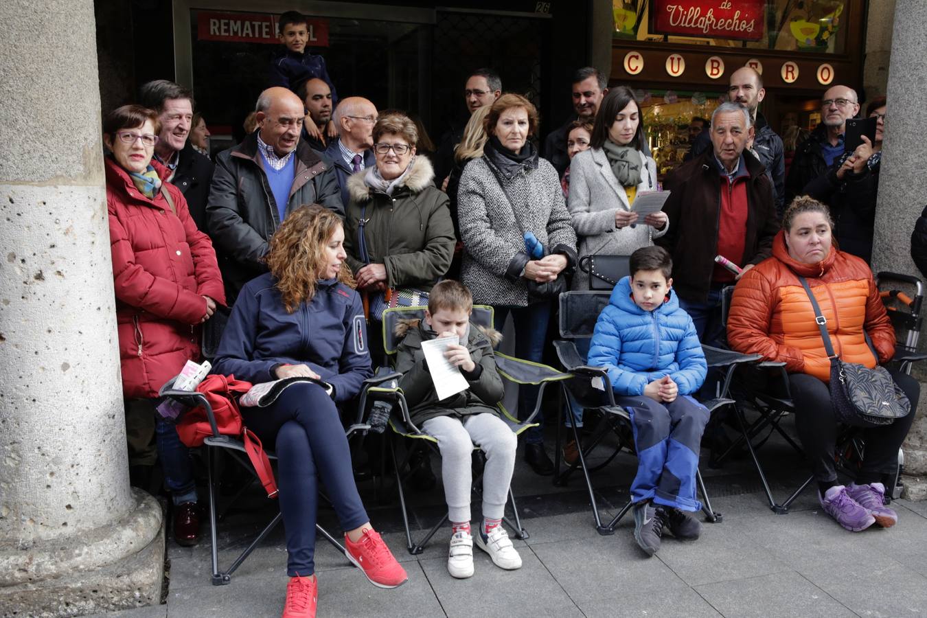 Fotos: Público en la Procesión General de Valladolid (3/3)