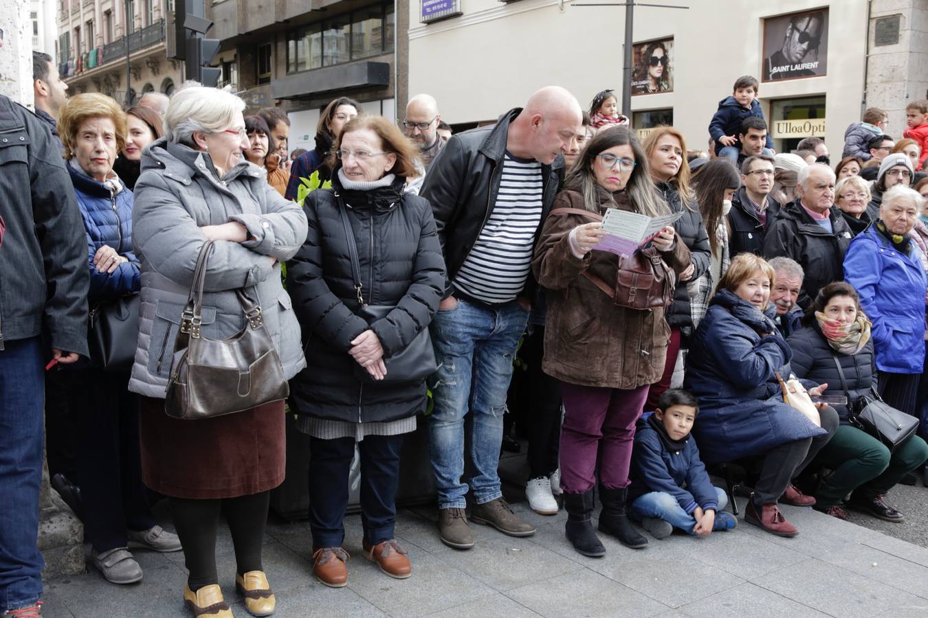 Fotos: Público en la Procesión General de Valladolid (3/3)
