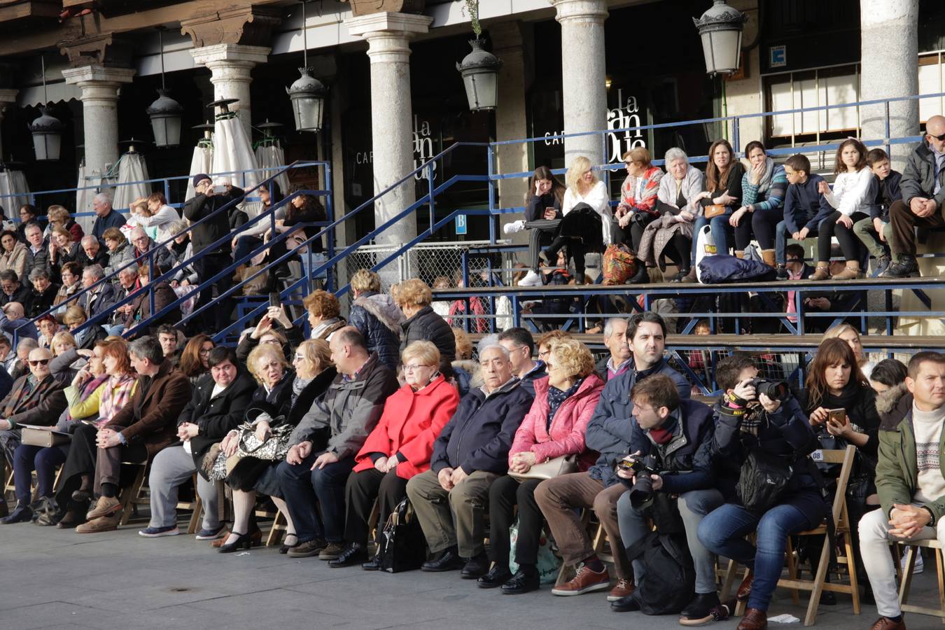 Fotos: Público en la Procesión General de Valladolid (3/3)