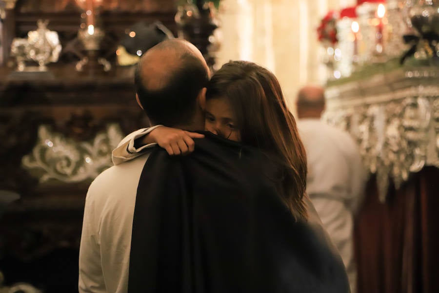 Pese a las intenciones iniciales de salir por las calles del casco histórico, el miedo a que sucediese como por la noche con Amor y Paz hizo recapacitar a los hermanos
