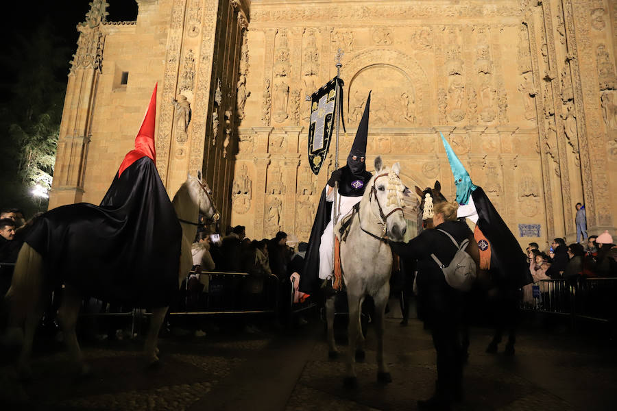 Pese a las intenciones iniciales de salir por las calles del casco histórico, el miedo a que sucediese como por la noche con Amor y Paz hizo recapacitar a los hermanos