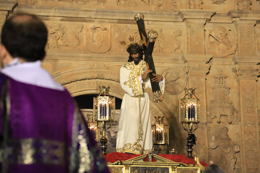 Pese a las intenciones iniciales de salir por las calles del casco histórico, el miedo a que sucediese como por la noche con Amor y Paz hizo recapacitar a los hermanos