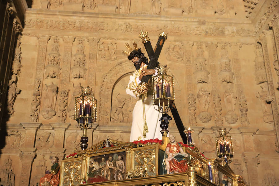 Pese a las intenciones iniciales de salir por las calles del casco histórico, el miedo a que sucediese como por la noche con Amor y Paz hizo recapacitar a los hermanos