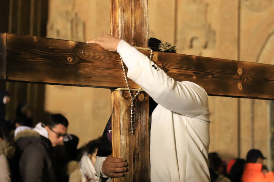 Pese a las intenciones iniciales de salir por las calles del casco histórico, el miedo a que sucediese como por la noche con Amor y Paz hizo recapacitar a los hermanos