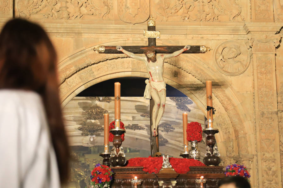 Pese a las intenciones iniciales de salir por las calles del casco histórico, el miedo a que sucediese como por la noche con Amor y Paz hizo recapacitar a los hermanos