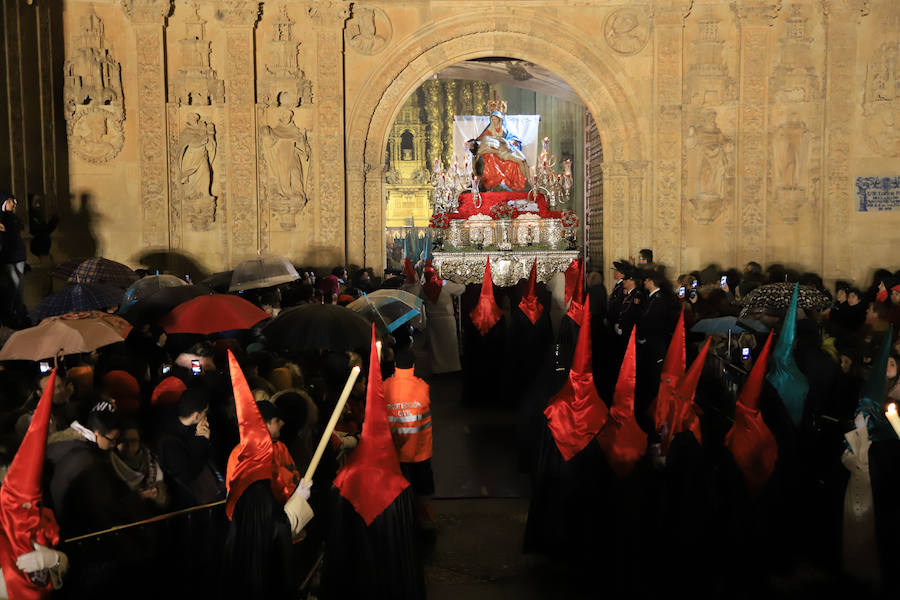Pese a las intenciones iniciales de salir por las calles del casco histórico, el miedo a que sucediese como por la noche con Amor y Paz hizo recapacitar a los hermanos