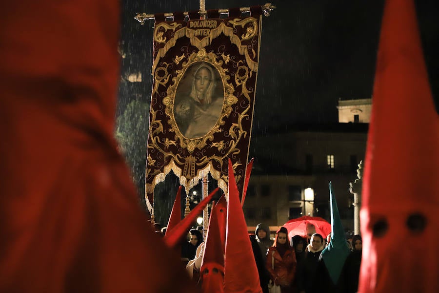 Pese a las intenciones iniciales de salir por las calles del casco histórico, el miedo a que sucediese como por la noche con Amor y Paz hizo recapacitar a los hermanos