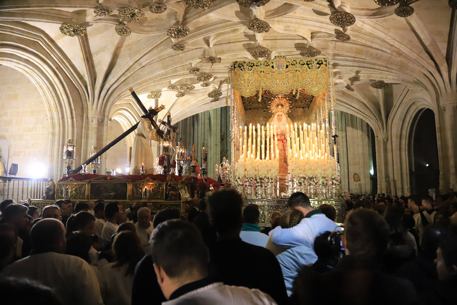 Pese a las intenciones iniciales de salir por las calles del casco histórico, el miedo a que sucediese como por la noche con Amor y Paz hizo recapacitar a los hermanos
