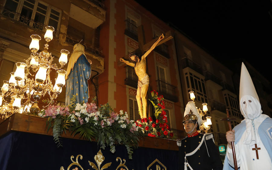 Fotos: El Santo Sepulcro se luce con una procesión del Santo Entierro completa