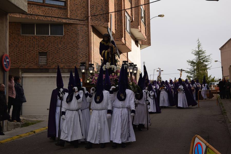Fotos: El Santo Entierro concita el interés popular en Guardo