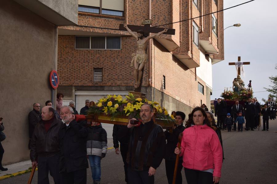 Fotos: El Santo Entierro concita el interés popular en Guardo