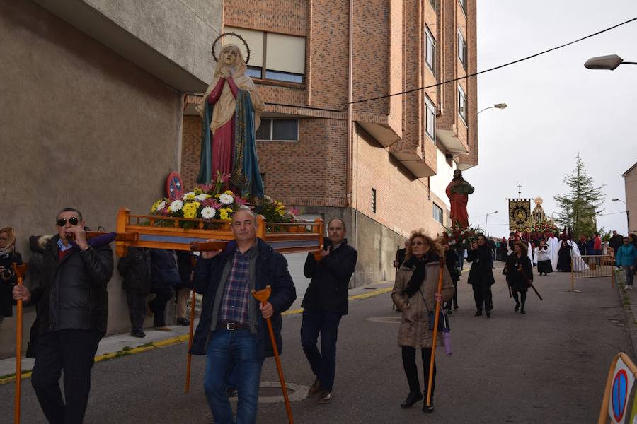 Fotos: El Santo Entierro concita el interés popular en Guardo