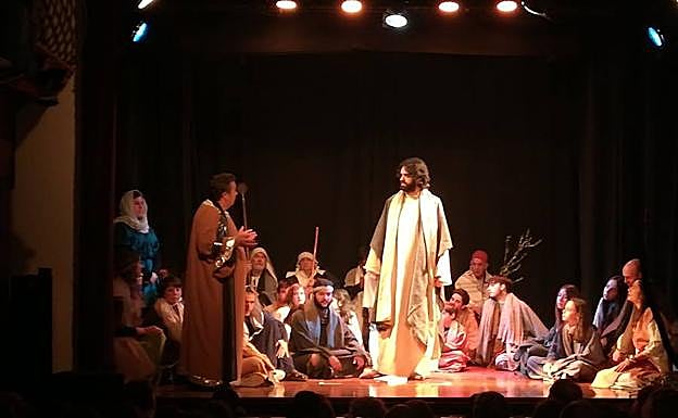 Al contar con un espacio más reducido, la participación tuvo que ser menor que otros años en algunas escenas.