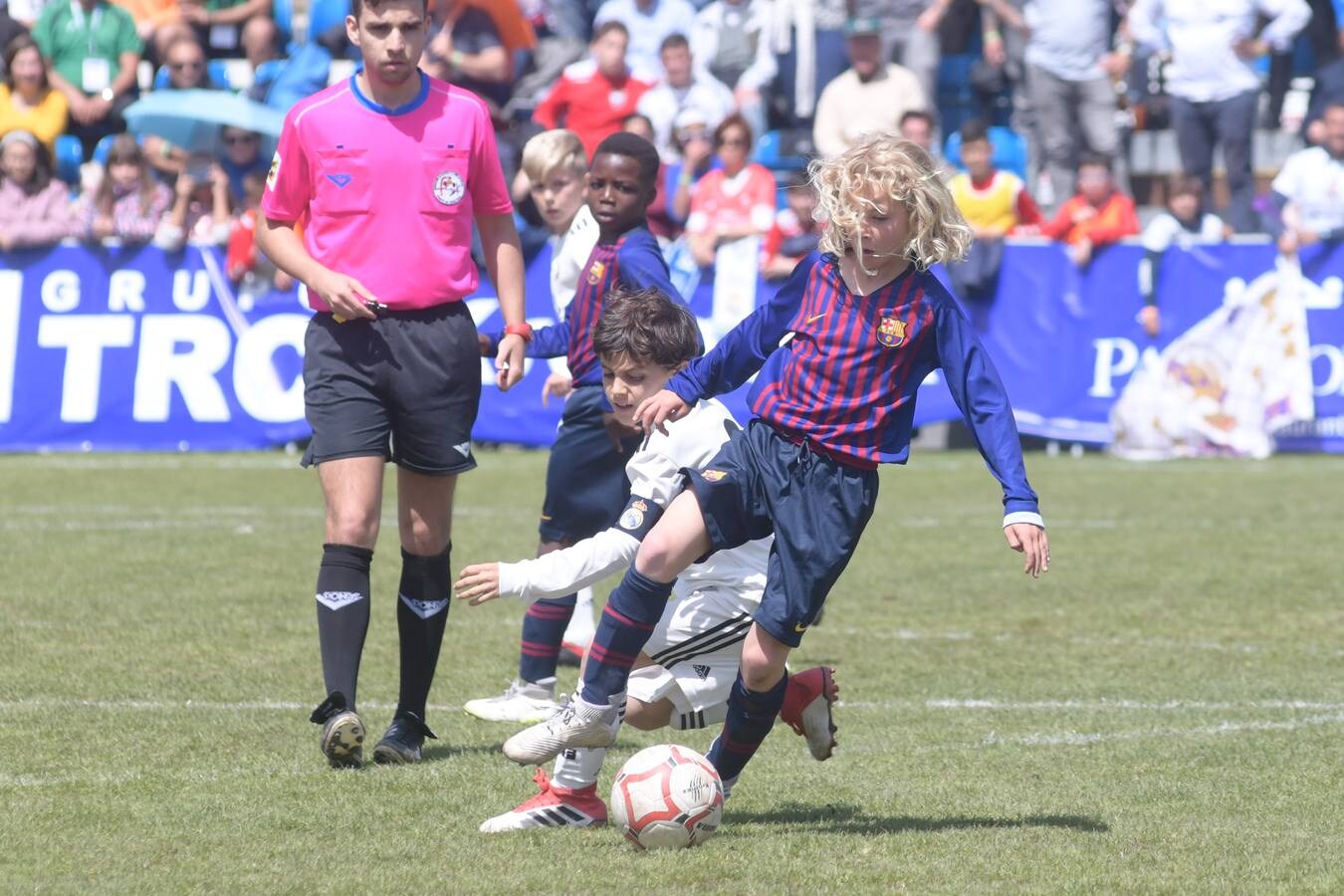 Venció por 1-2 en una gran final al campeón de la edición anterior, el FC Barcelona con un campo de Las Salinas a rebosar