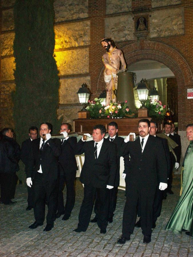 Fotos: Procesión del Santo Entierro el Viernes Santo en Olmedo