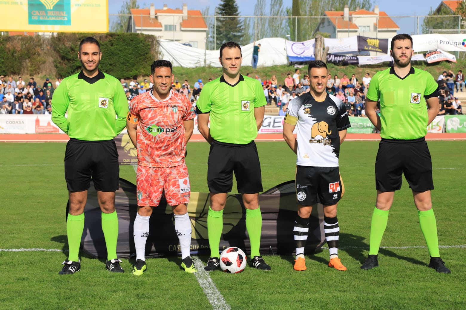 El equipo de la capital vence con un tanto de penalti de Carlos de la Navega y aleja a los chacineros del sueño de pelear por el play-off (1-0)