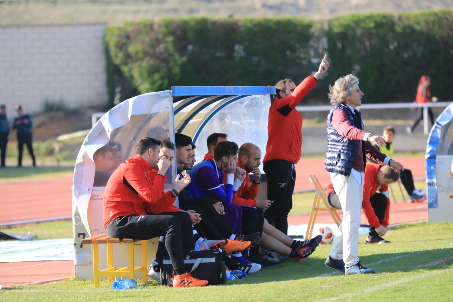 El equipo de la capital vence con un tanto de penalti de Carlos de la Navega y aleja a los chacineros del sueño de pelear por el play-off (1-0)