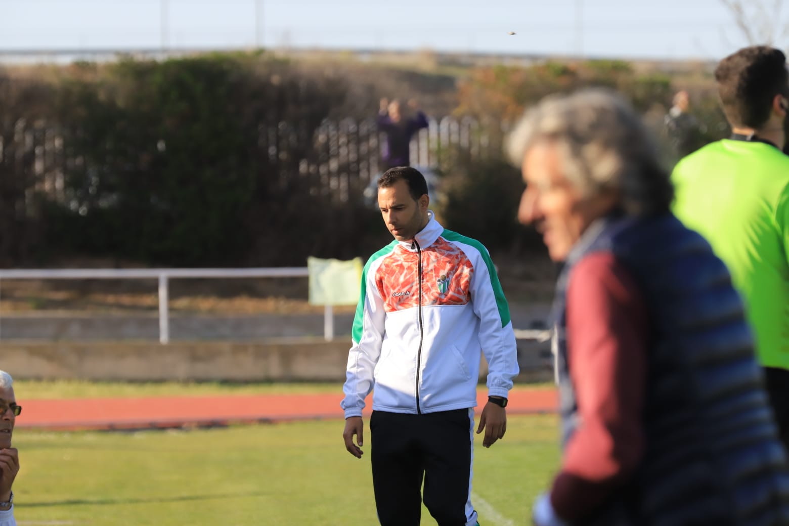 El equipo de la capital vence con un tanto de penalti de Carlos de la Navega y aleja a los chacineros del sueño de pelear por el play-off (1-0)