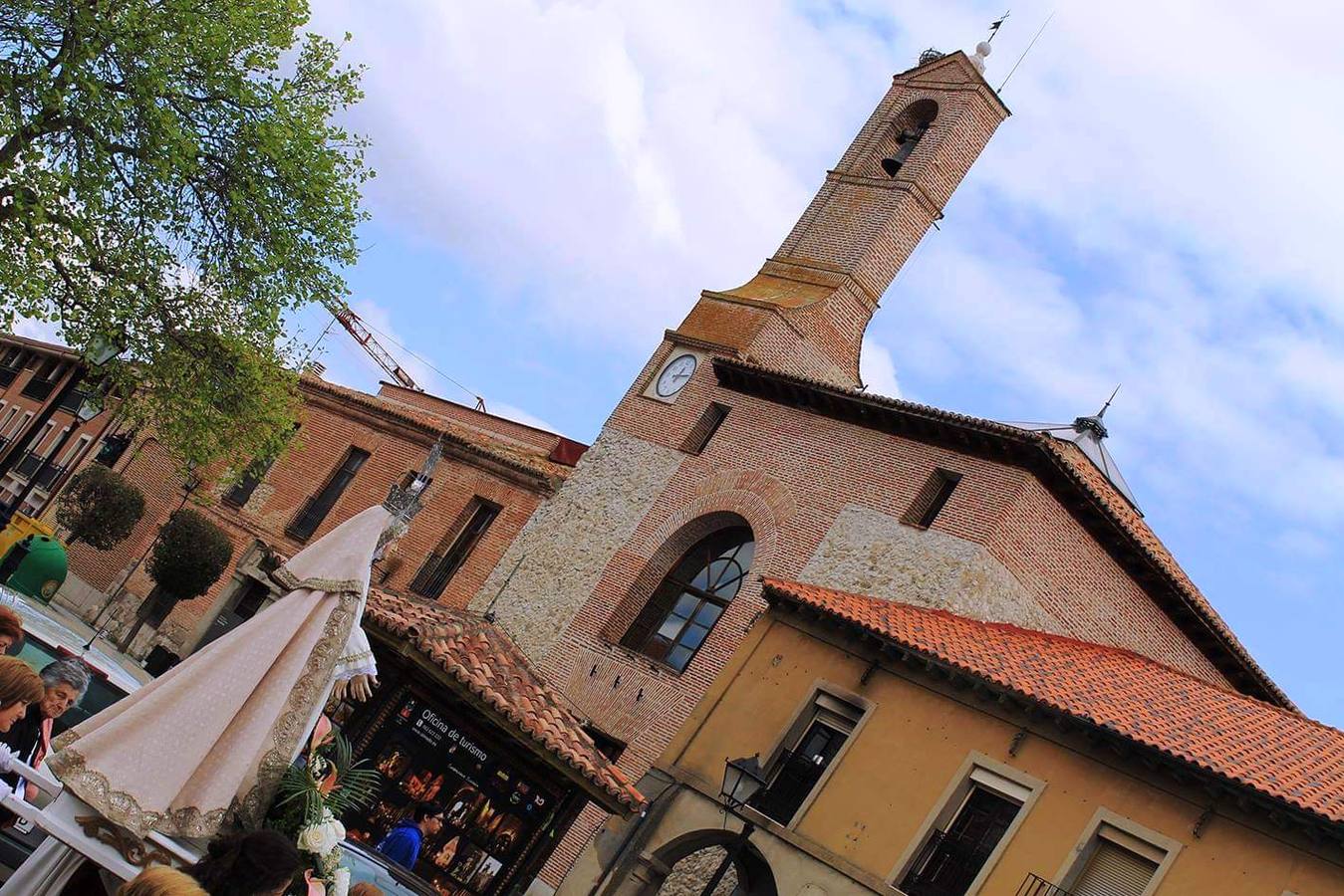 Fotos: Procesión del Encuentro el Domingo de Resurrección en Olmedo