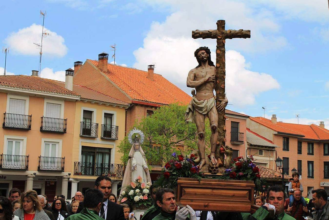 Fotos: Procesión del Encuentro el Domingo de Resurrección en Olmedo