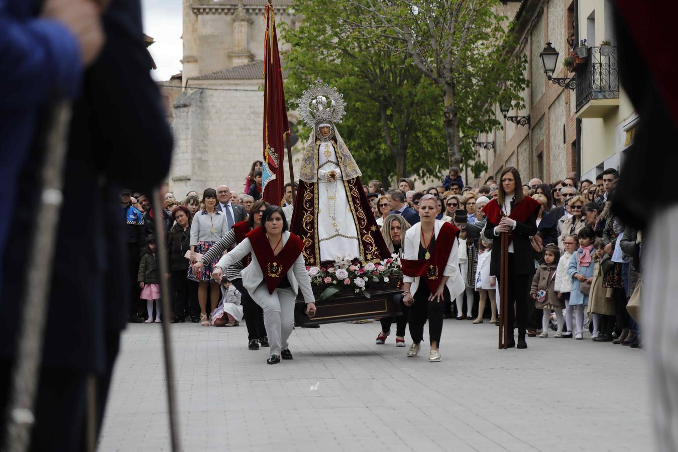 La Virgen de la Asunción fue portada por primera vez en la historia por cuatro mujeres 