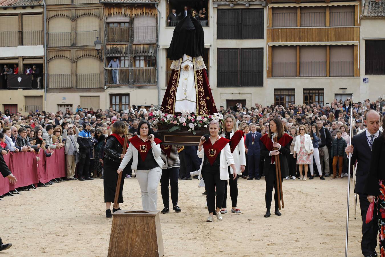 La Virgen de la Asunción fue portada por primera vez en la historia por cuatro mujeres 