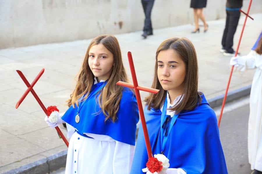 Fotos: Procesión del Encuentro entre la Virgen de la Alegría y Jesús Resucitado en Salamanca