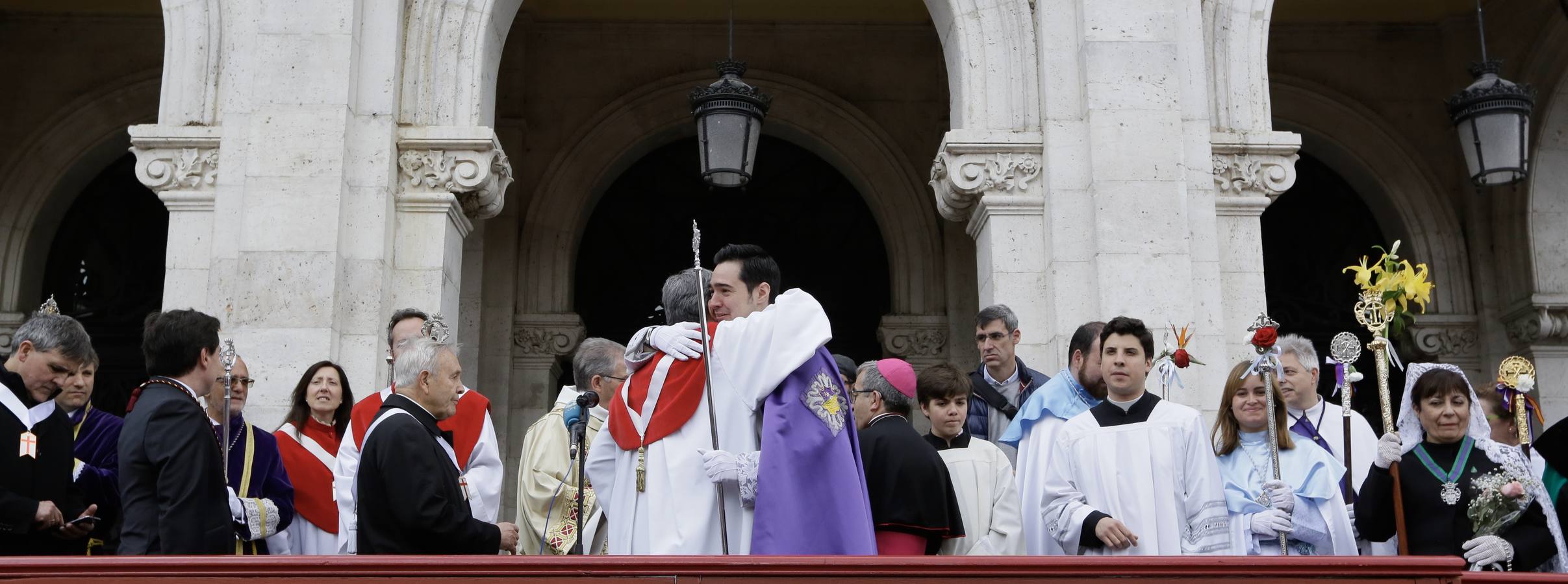 Fotos: Procesión del Encuentro de Jesús Resucitado con la Virgen de la Alegría en Valladolid (2/2)