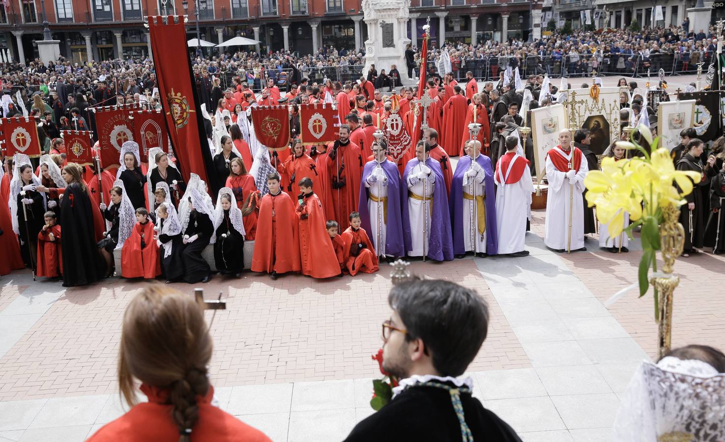 Fotos: Procesión del Encuentro de Jesús Resucitado con la Virgen de la Alegría en Valladolid (2/2)