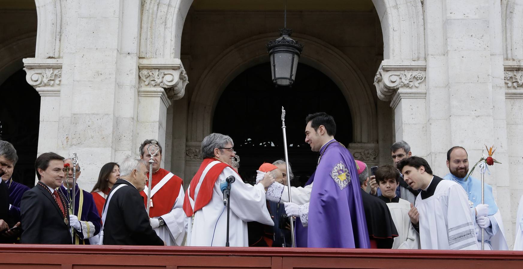 Fotos: Procesión del Encuentro de Jesús Resucitado con la Virgen de la Alegría en Valladolid (2/2)