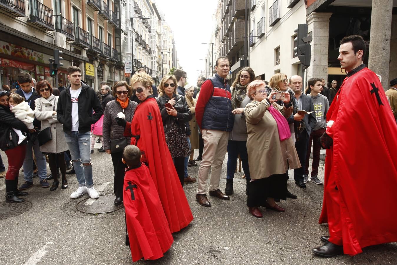 Fotos: Público en la Procesión del Encuentro en Valladolid (1/4)