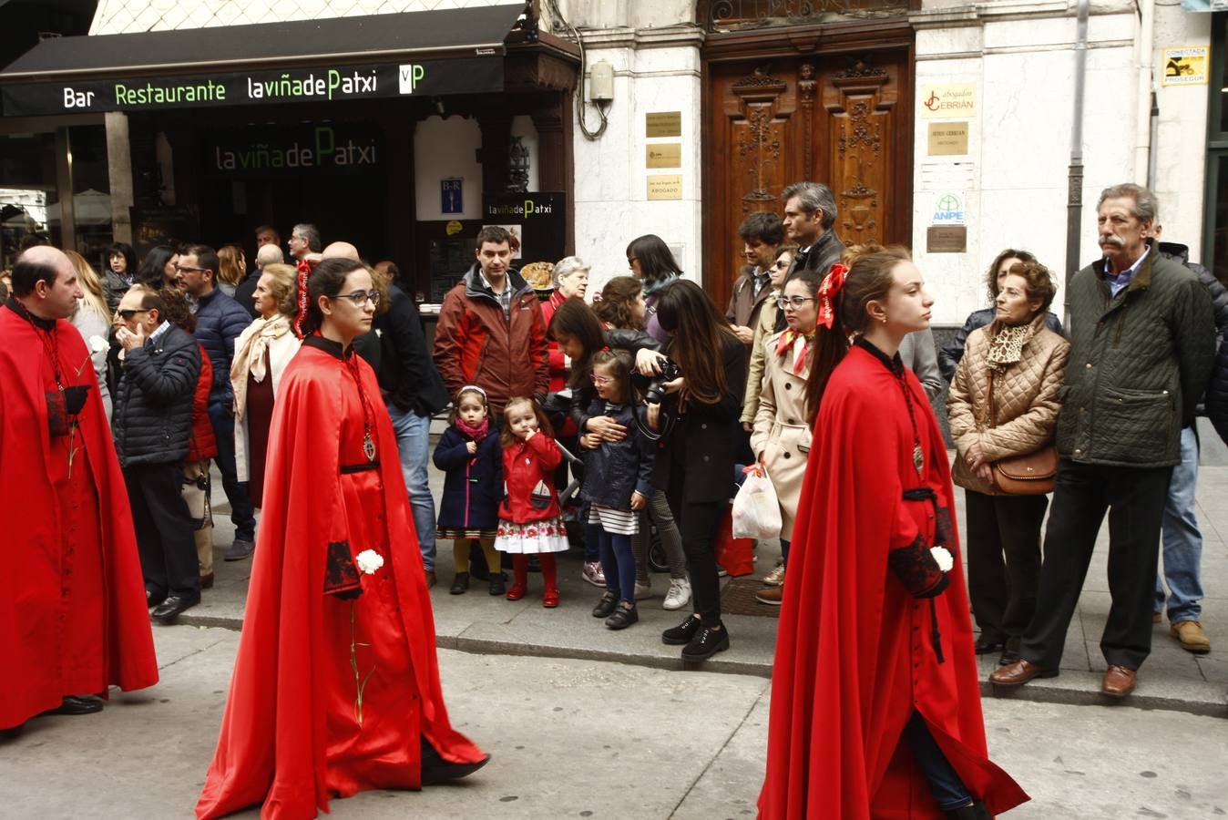 Fotos: Público en la Procesión del Encuentro en Valladolid (1/4)