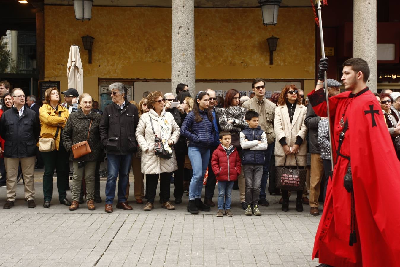 Fotos: Público en la Procesión del Encuentro en Valladolid (1/4)