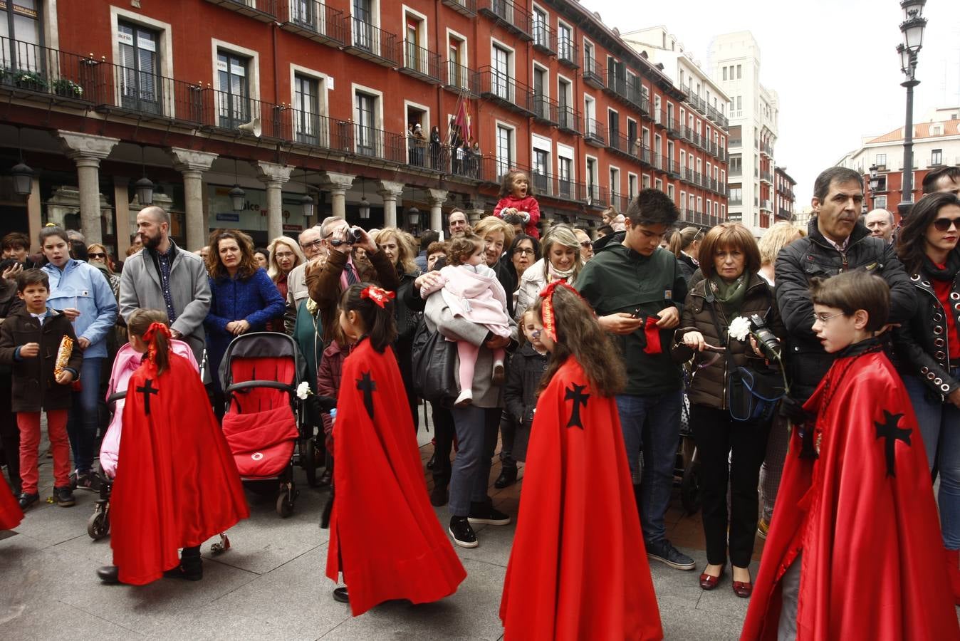 Fotos: Público en la Procesión del Encuentro en Valladolid (1/4)
