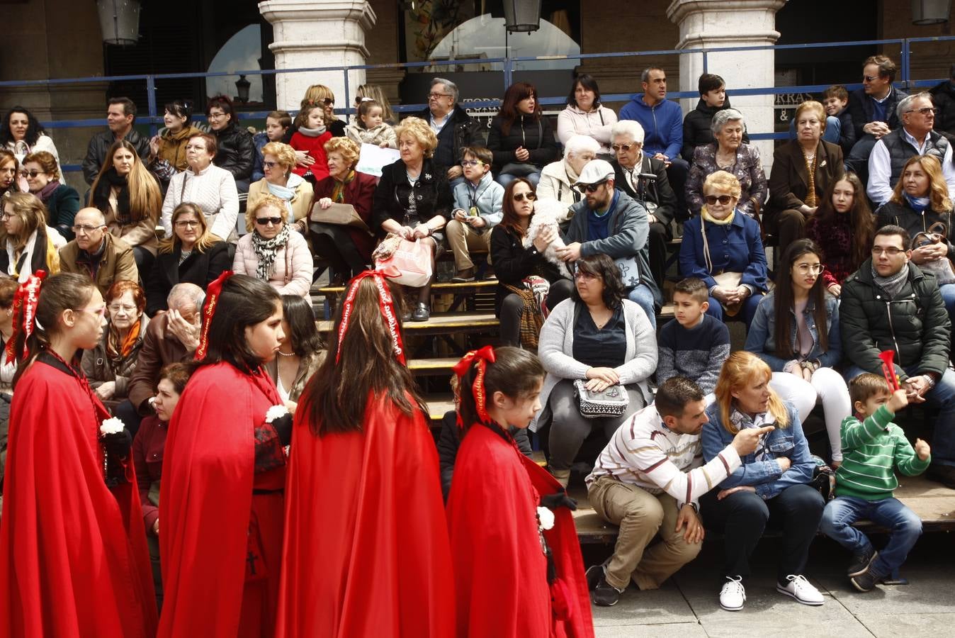 Fotos: Público en la Procesión del Encuentro en Valladolid (1/4)