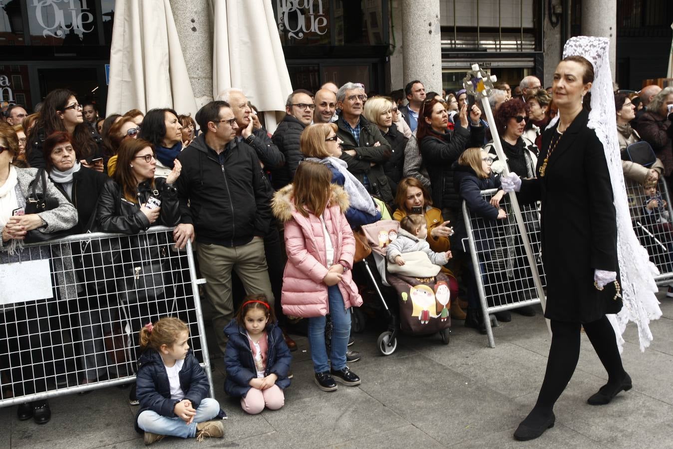 Fotos: Público en la Procesión del Encuentro en Valladolid (1/4)