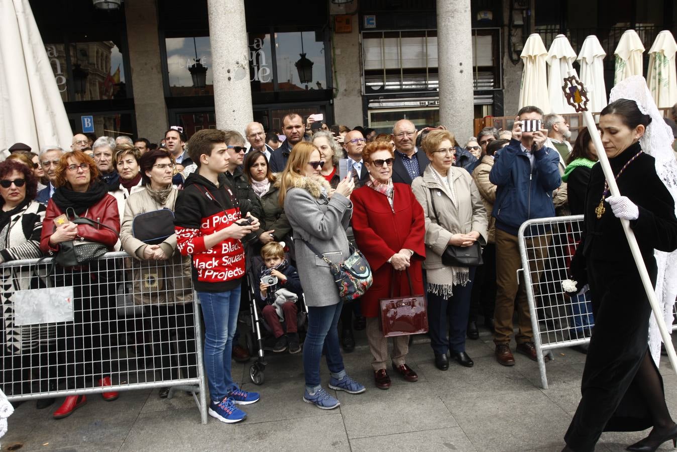Fotos: Público en la Procesión del Encuentro en Valladolid (1/4)