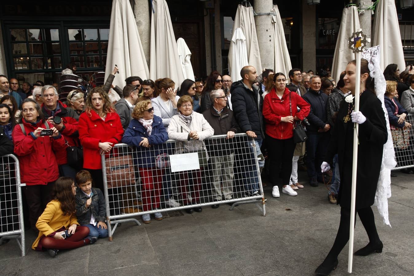 Fotos: Público en la Procesión del Encuentro en Valladolid (1/4)